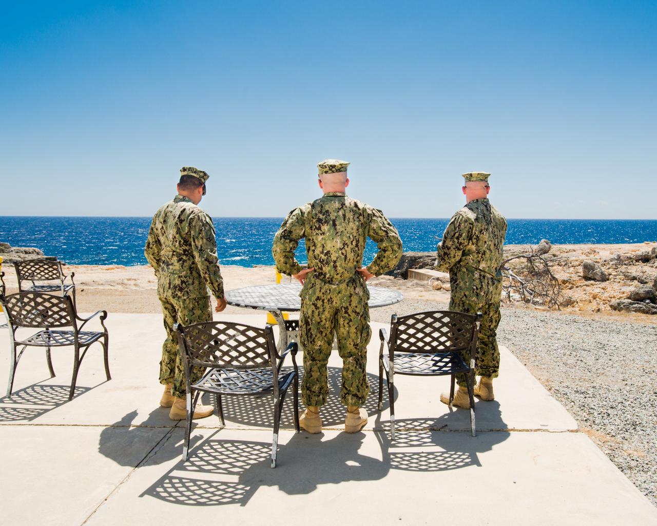 "Smoke Break, Camp America, 2015", une photo de l'exposition "Welcome to Camp America". [CPG - Debi Cornwall]