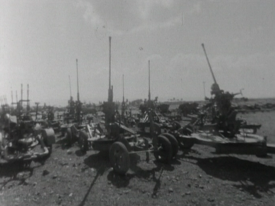 Artillerie abandonnée par l'armée syrienne sur le Plateau du Golan en 1967. [RTS]