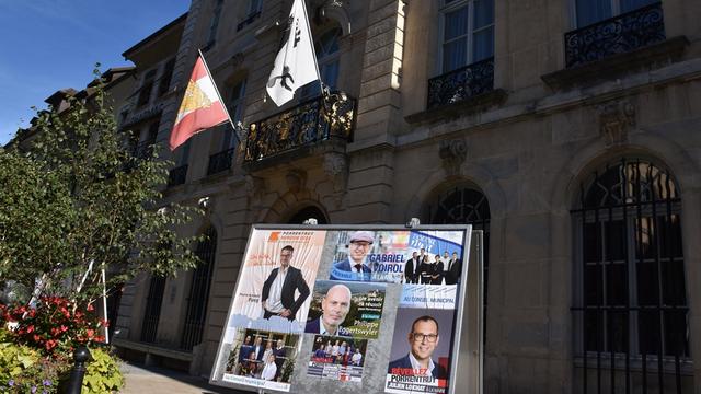 Cinq candidats à la mairie de Porrentruy. [RTS - Gaël Klein]