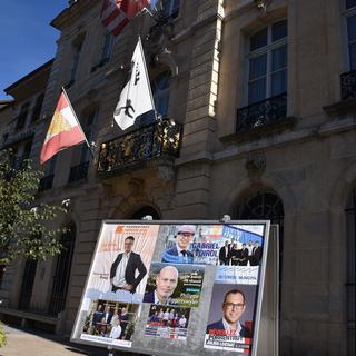 Cinq candidats à la mairie de Porrentruy. [RTS - Gaël Klein]