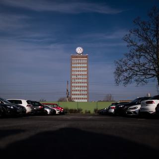 Le bâtiment de l'administration de VW à Wolfsbourg, en Allemagne. [Keystone - Julian Stratenschulte]