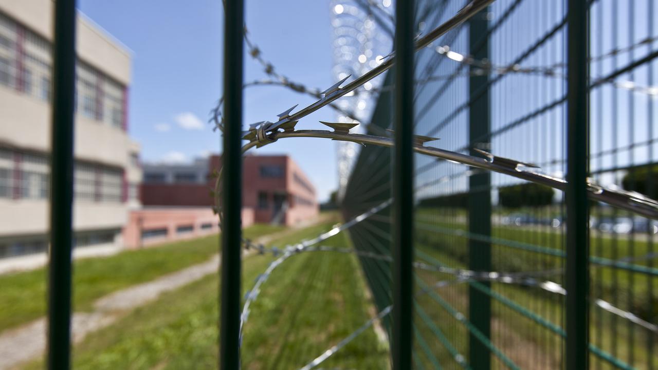Vue extérieure sur la prison Bellechasse à Fribourg. [KEYSTONE - Gaetan Bally]
