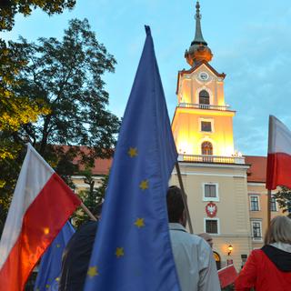 L'UE durcit le ton contre la Pologne. [AFP - Artur Widak/NurPhoto]