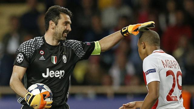 Mbappé n'avait pas trouvé la faille devant Buffon mercredi dernier à Monaco. [Guillaume Horcajuelo]