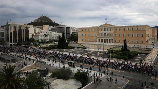 Les manifestants protestent contre de nouvelles mesures d'austérité prévues en Grèce. [Reuters - Alkis Konstantinidis]