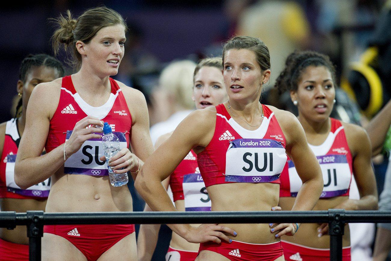 Lea (à gauche) et Ellen ont couru ensemble le relais 4x100m à Londres 2012. [KEYSTONE - Jean-Christophe Bott]