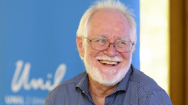 Jacques Dubochet s'est adressé à la presse peu après l'annonce de son prix. [Keystone - Jean-Christophe Bott]