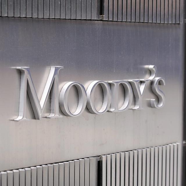 Le logo de l'agence de notation Moody's à New York. [Keystone - Andrew Gombert]