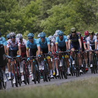 L'équipe Astana à l'avant du peloton du Tour de France lors de la 7e étape le 7 juillet 2017. [AP/Keystone - Christophe Ena]