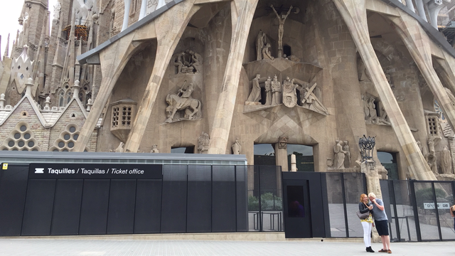 Les guichets pour visiter la Sagrada Familia sont restés clos le 3 octobre. [RTS - Cédric Guigon]