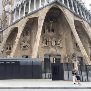 Les guichets pour visiter la Sagrada Familia sont restés clos le 3 octobre. [RTS - Cédric Guigon]