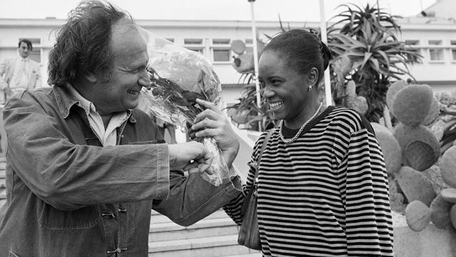 Le violoniste virtuose Ivry Gitlis et la chanteuse Barbara Hendricks le 8 mai 1981 à Nice. [AFP - Eric Gaillard]