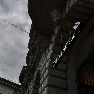 Les enseignes de Credit Suisse et UBS à Zurich (image prétexte). [AFP - Fabrice Coffrini]