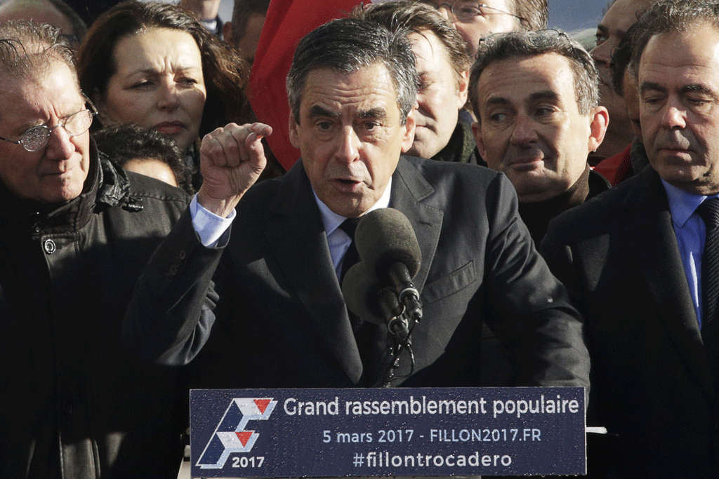 François Fillon s'est adressé à des milliers de partisans réunis place Trocadéro. [AFP - Geoffroy Van Der Hasselt]