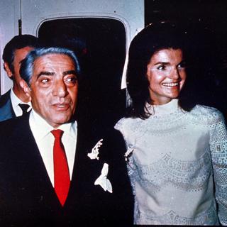 Jackie Onassis avec son époux Aristotle en 1968. [AP/Keystone]