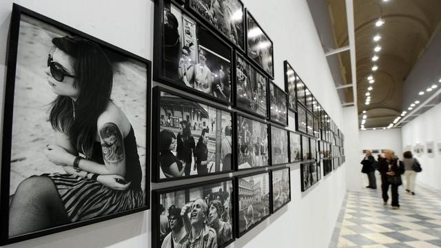 Une exposition des oeuvres de photographes de l'agence Magnum à Turin en 2001 (image prétexte). [EPA/Keystone - Alessandro Di Marco]