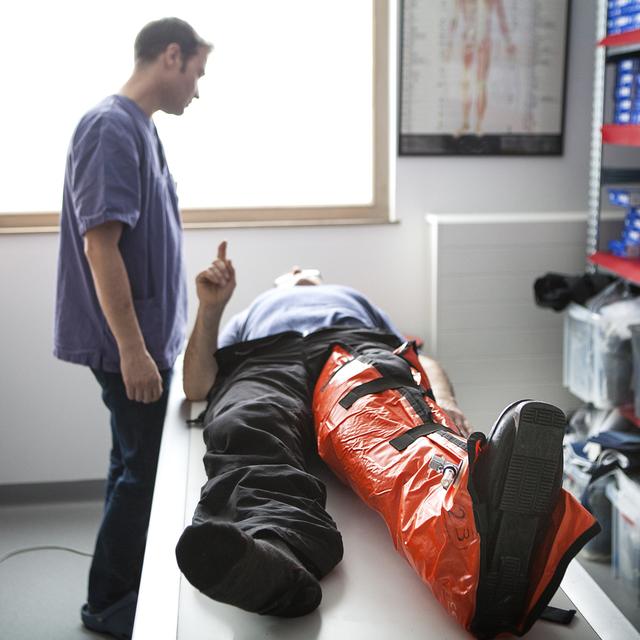 Un patient à la jambe cassée. [AFP - Amelie Benoist/BSIP]