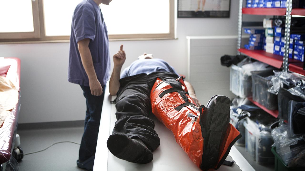 Un patient à la jambe cassée. [AFP - Amelie Benoist/BSIP]