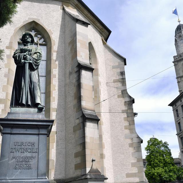 Statue du réformateur Ulrich Zwingli à Zurich. [Keystone - Walter Bieri]