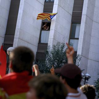 Quel avenir pour l'Espagne après la déclaration d'indépendance de la Catalogne [Keystone - Gonzalo Arroyo]