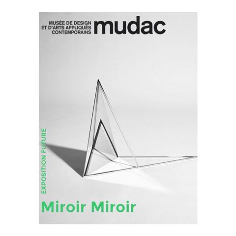 L'affiche de l'exposition "Miroir Miroir" au MUDAC. [MUDAC]