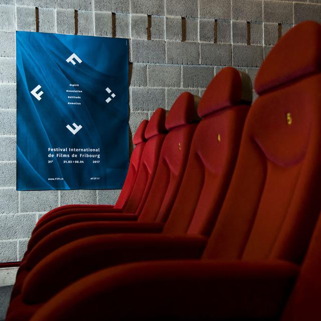 Une vue de l'affiche de la 31eme edition du FIFF (Festival International de Films de Fribourg) ce mercredi 15 mars 2017 au cinema Rex de Fribourg. (KEYSTONE/Jean-Christophe Bott) [Keystone - Jean-Christophe Bott]