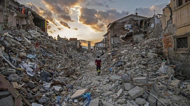 Le village détruit d'Amatrice après le séisme du 24 août. [Keystone - EPA/Alessandro Di Meo]