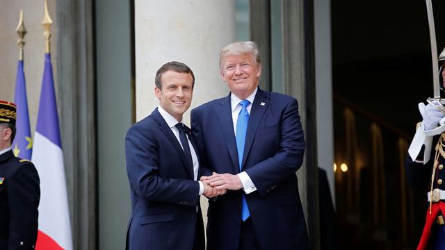 Emmanuel Macron reçoit Donald Trump. [Reuters - Stephane Mahe]
