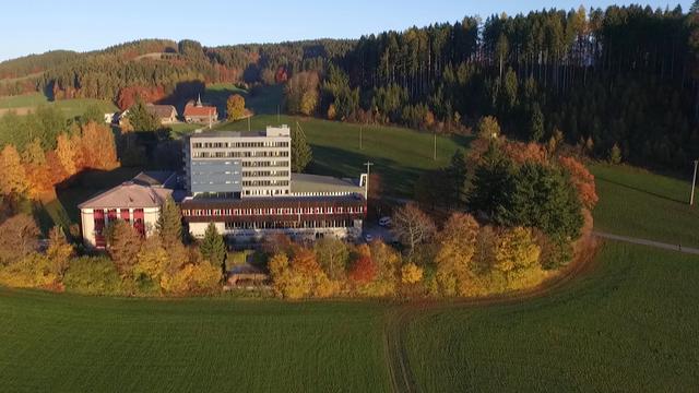 Le centre d'asile de Chevrilles comptera environ 300 places. [SRF]