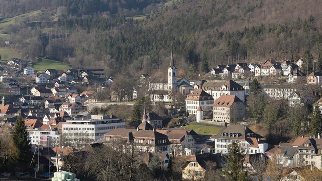 Vue de la ville de Moutier (BE) qui se prononce sur son appartenance cantonale le 18 juin 2017. [Keystone - Stefan Meyer]