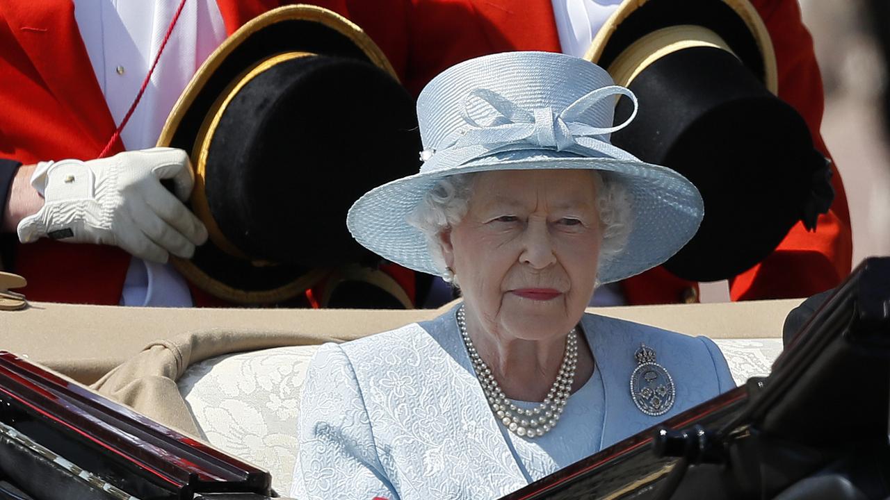 "Mis à l'épreuve, le Royaume-Uni s'est montré résolu face à l'adversité", a dit Elizabeth II. [AP/Keystone - Kirsty Wigglesworth]