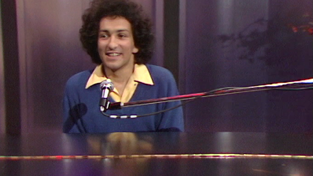 Michel Berger chante "La groupie du pianiste" en 1980. [RTS]