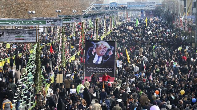 Des centaines de milliers de personnes ont défilé dans les rues de la capitale Téhéran. [Ebrahim Noroozi]