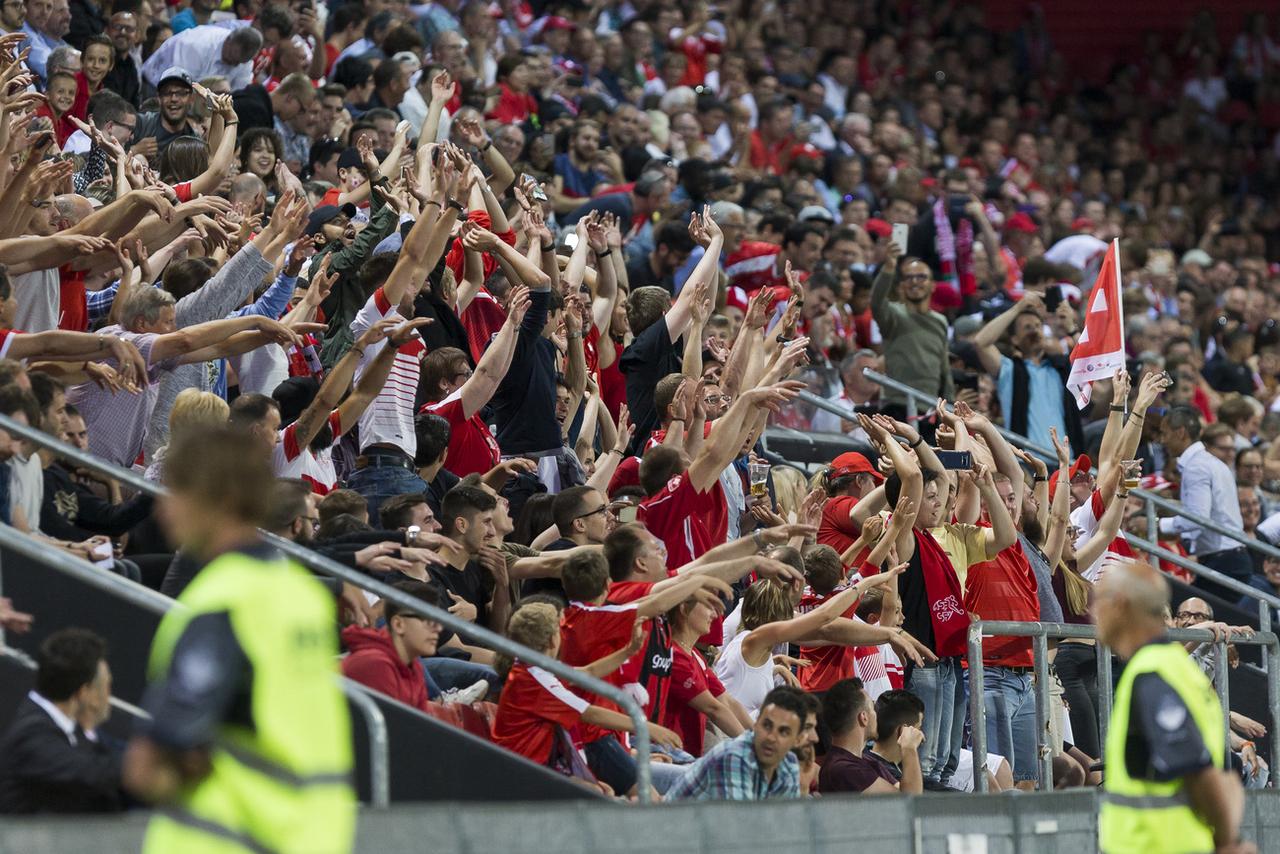 Le public a mis une belle ambiance dans le stade. [KEYSTONE - Cyril Zingaro]