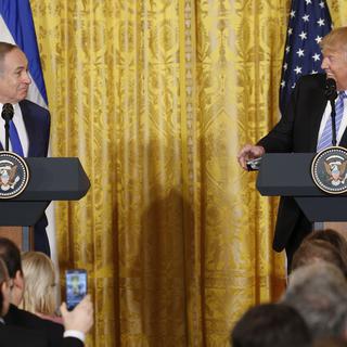 Benjamin Netanyahu et Donald Trump en conférence de presse, le 15 février 2017. [Kevin Lamarque]