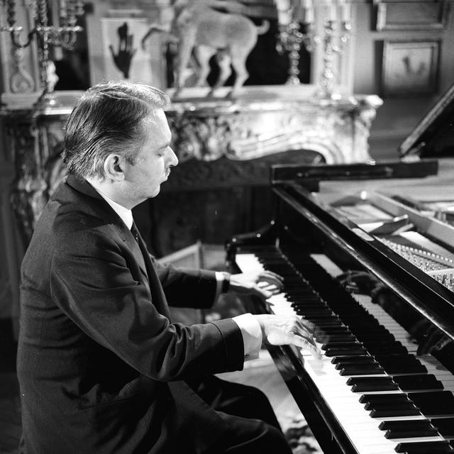 Samson François au piano. [Ina /AFP - Louis Joyeux]