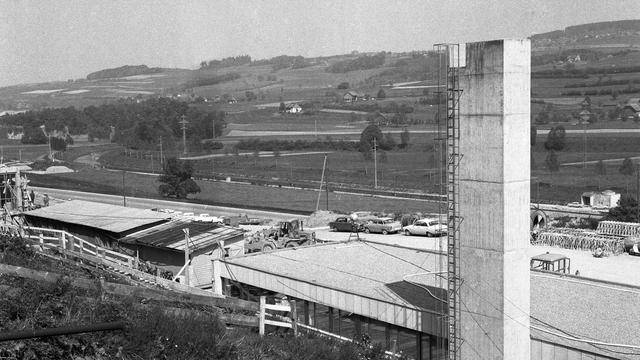 Le site de construction du réacteur de Lucens, en 1965. [Keystone]