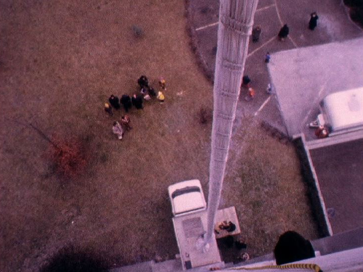 Chaussette d'évacuation à Neuchâtel en 1976. [RTS]