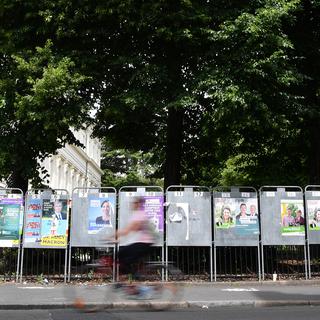 Des affiches électorales à Nantes pour les législatives françaises prévues le 11 juin. [AFP - Loic Venance]