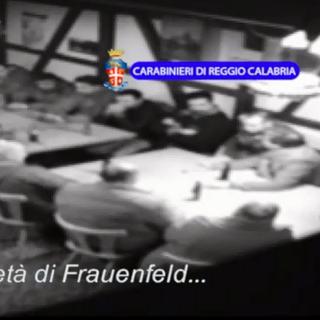 Une réunion de la "cellule de Frauenfeld" de la ‘Ndrangheta filmée par la police calabraise en 2014. [Keystone - Carabinieri di Reggio Calabria]