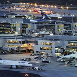 L'aéroport de Francfort, le plus grand et plus important hub d'Allemagne [DPA/A3471/_Boris Roessler]