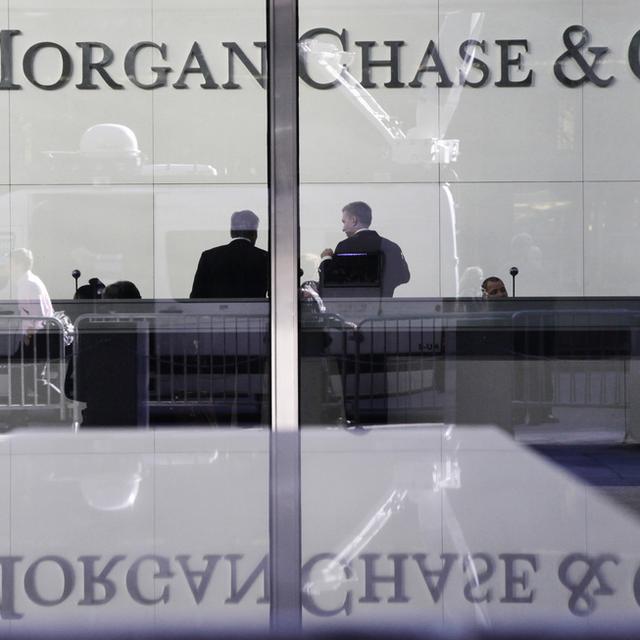 JPMorgan a reçu plus de 400'000 signatures lui demandant de quitter le conseil économique de Donald Trump. [AP/Keystone - Mark Lennihan]