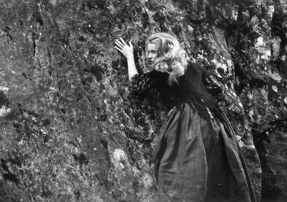 Marie Christine Barrault dans le téléfilm La grande peur dans la montagne de Pierre Cardinal, réalisé en 1966.
