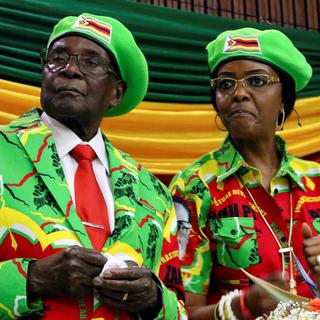 Robert Mugabe et son épouse Grace durant un meeting le mois dernier. [Reuters - Philimon Bulawayo]