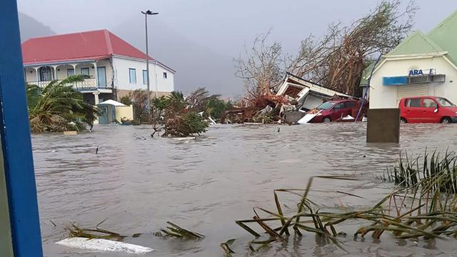 Une partie de l'île de Saint-Martin est sous les eaux. [Twitter/AFP - Rinsy Xieng]