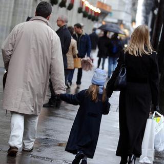 Le modèle de la "famille traditionnelle" est toujours le plus courant en Suisse. [Walter Bieri]
