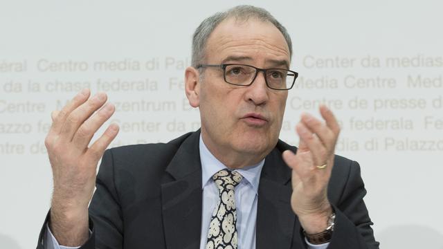 Guy Parmelin a présenté son programme d'armement 2017. [Keystone - Lukas Lehmann]