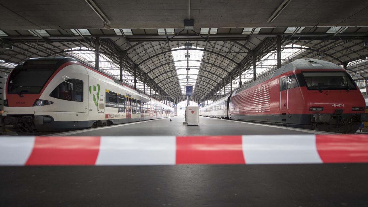 La gare de Lucerne restera fermée jusqu'à lundi. [URS FLUEELER]