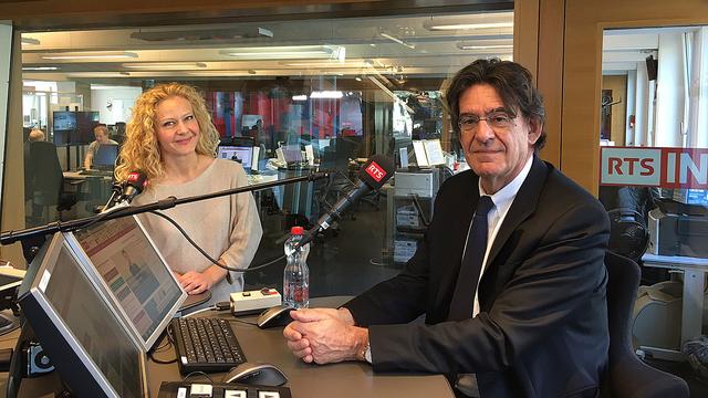 Isabelle Meyer et Luc Ferry sont les invités du 12h30. [RTS - Natacha Van Cutsem]