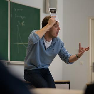 Romain Daroles joue "Phèdre!" de Racine dans les classes des gymnases romands. [Théâtre Vidy-Lausanne - Mathilda Olmi]